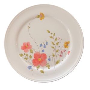 5 80’s Mikasa JUST FLOWERS—Bone China.  Wonderful estate condition